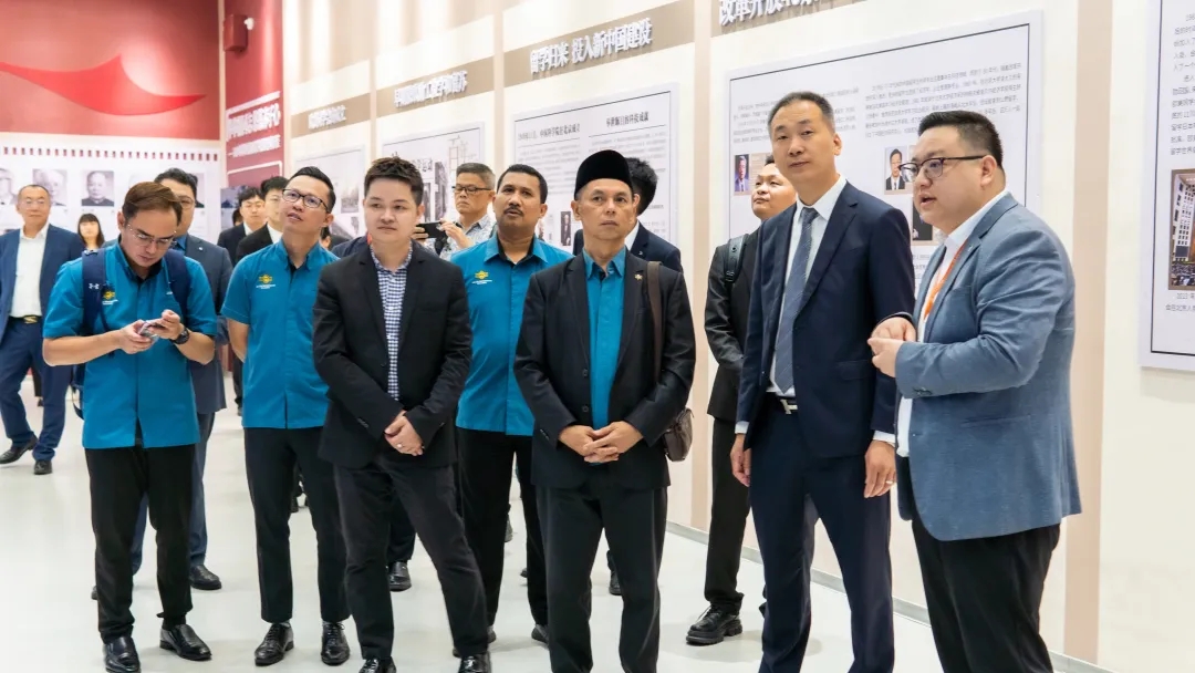 热烈欢迎马来西亚国考委代表团莅临我司考察交流-江西英豪傅睿教育集团